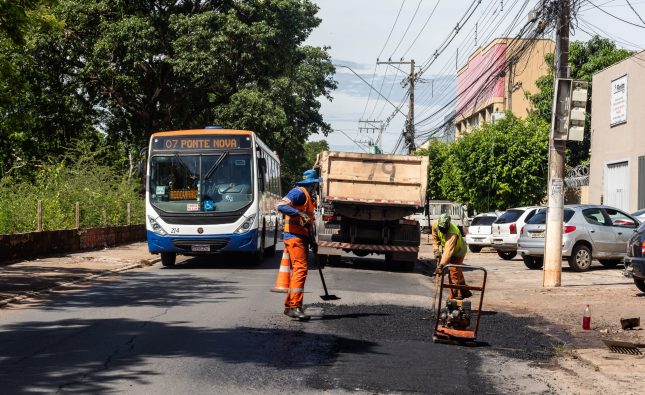 Gestão Abilio acelera trabalhos e quer eliminar 700 buracos por semana em fevereiro
