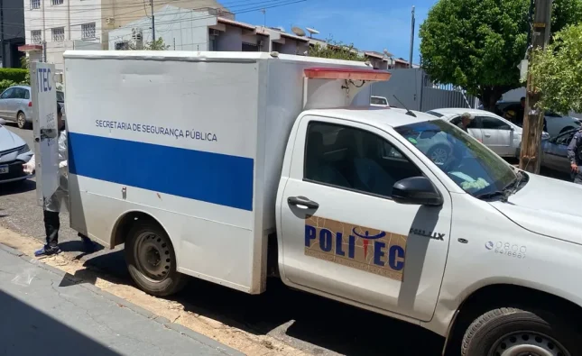 Homem é encontrado enforcado com correia dentro de casa em Rondonópolis