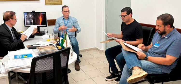 Ibrahim Zaher e Vinícius Amoroso buscam alternativas para o superendividamento de servidores municipais