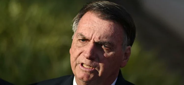 PF lista doenças de Bolsonaro e fala em risco de morte súbita