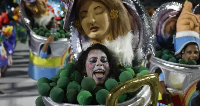 Personalidades reagem a desfile de escola lulista que zombou de evangélicos