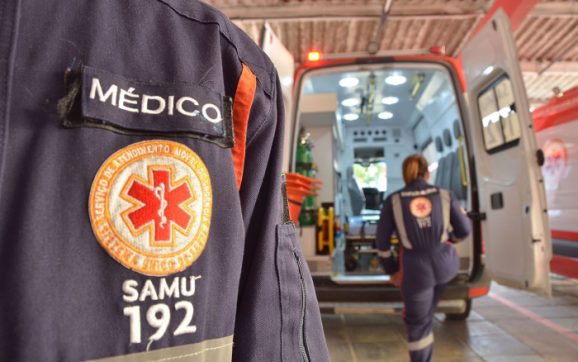 ‘Pingaiada’ termina com adolescente no Hospital Regional após levar paulada do irmão em Rondonópolis