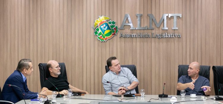 Prefeito Abilio se reúne com deputados na ALMT para discutir território do hospital Júlio Müller