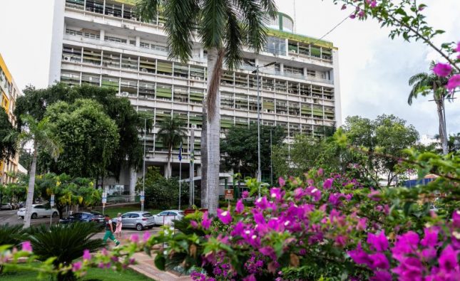 Prefeitura de Cuiabá paga salários nesta sexta e movimenta R$ 99 milhões