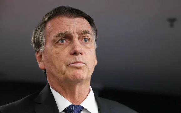 STF: Defesa pede a Moraes “tratamento elétrico” a Bolsonaro