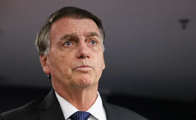 STF: Defesa pede a Moraes “tratamento elétrico” a Bolsonaro