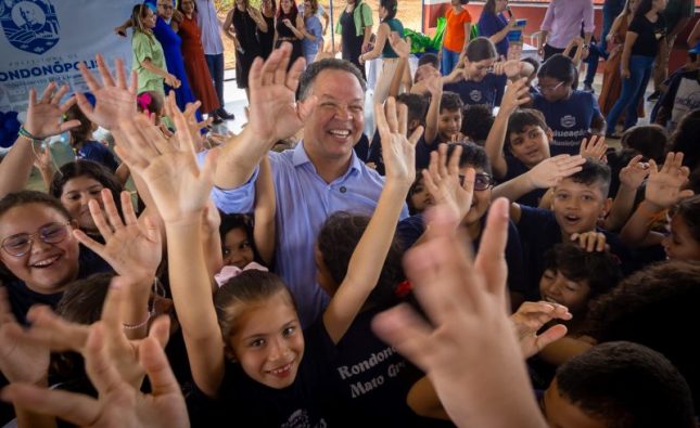 Sob gestão Cláudio, Rondonópolis conquista Selo Ouro por avanço nacional em alfabetização