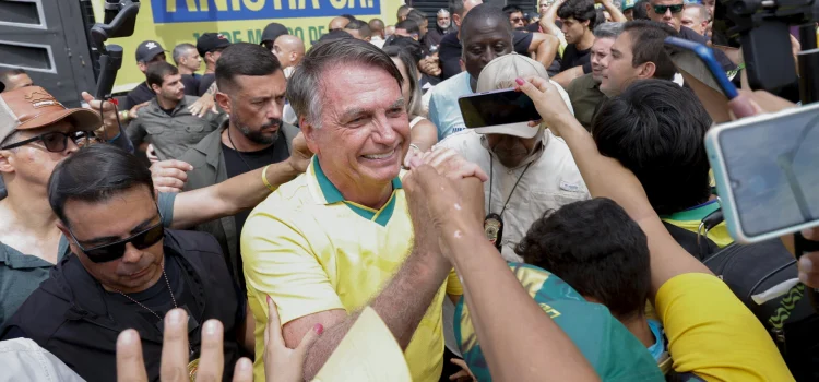 Alexandre de Moraes autoriza prisão domiciliar ao ex-presidente Jair Bolsonaro