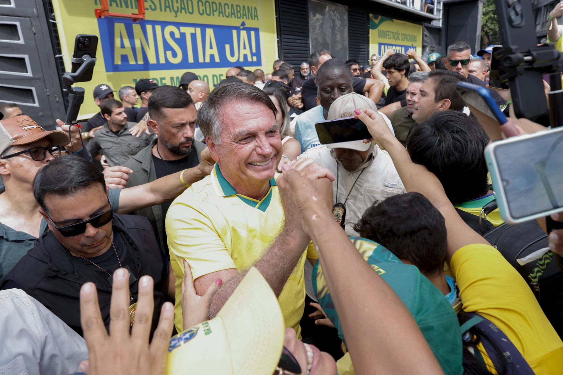 Alexandre de Moraes autoriza prisão domiciliar ao ex-presidente Jair Bolsonaro