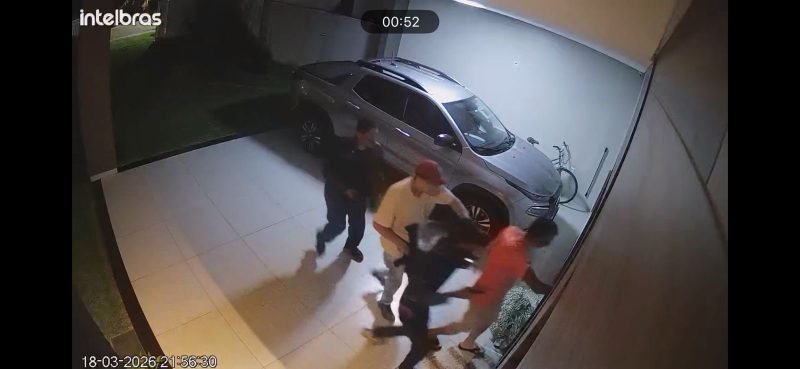 Bandidos fazem família refém, trocam tiros com a PM e são baleados em Rondonópolis; vídeos