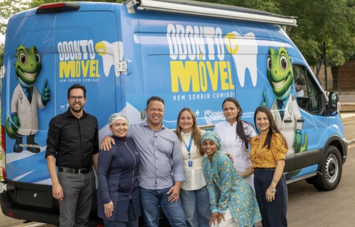 Cláudio Ferreira e primeira-dama anunciam consultório odontológico móvel para ampliar atendimento à população