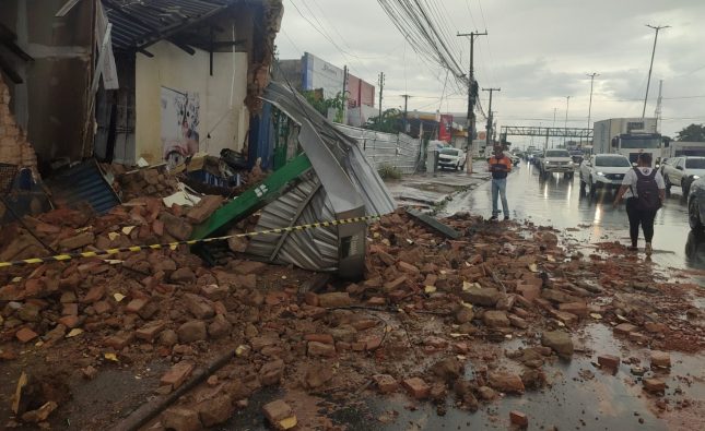 Defesa Civil de Cuiabá atua em demandas pontuais após temporal nesta sexta