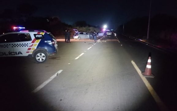 Fuga alucinada termina na base da bala e 2 presos após acidente com crianças em Rondonópolis; imagens