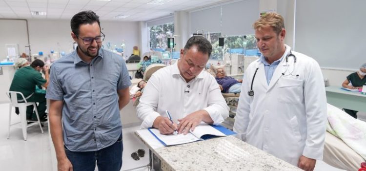 Gestão Cláudio Ferreira dobra atendimento da hemodiálise e investimento salta de R$ 6 milhões para R$ 13 milhões