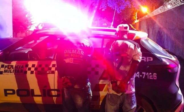 Idosa vive momentos de terror: dupla invade casa, ameaça e arranca dinheiro via PIX em Rondonópolis