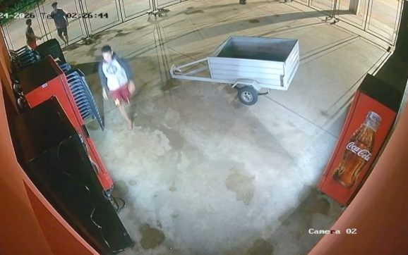 Menores maloqueiros são flagrados invadindo e furtando o ‘Lanche do Itaú’, em Rondonópolis; vídeos