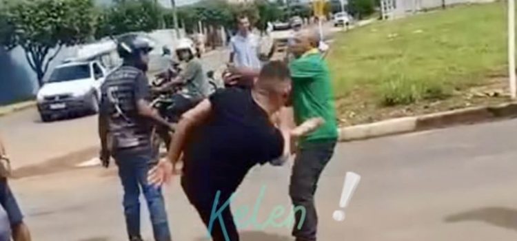 Motociclista bêbado causa acidente e nocauteia homem com ‘bicuda’ no rosto em MT; vídeo viralizou