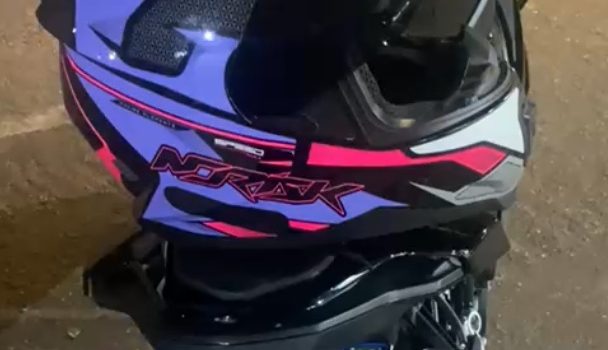 Motociclista de BMW é flagrado com ‘placa mágica’ e ainda tenta ‘boquejar’ em Rondonópolis; assista