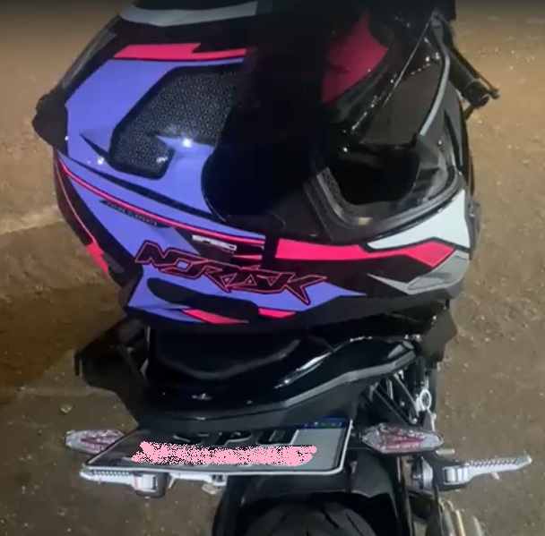 Motociclista de BMW é flagrado com ‘placa mágica’ e ainda tenta ‘boquejar’ em Rondonópolis; assista