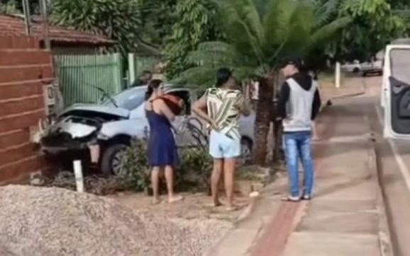 Motociclista invade preferencial e causa grave acidente próximo ao Atacadão em Rondonópolis; vídeo