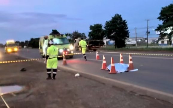 Mulher morre após ser brutalmente atropelada por veículo em frente ao Atacadão na BR-163; vídeo