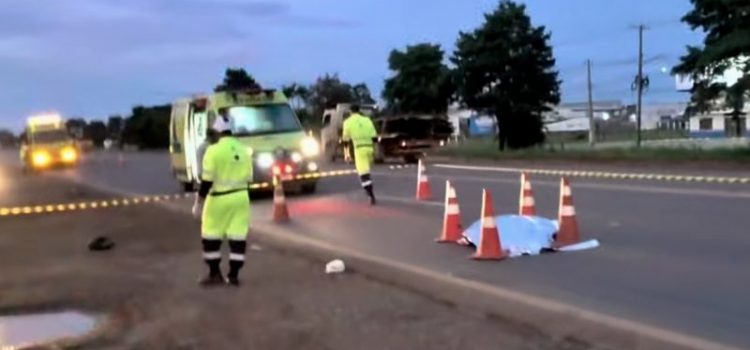 Mulher morre após ser brutalmente atropelada por veículo em frente ao Atacadão na BR-163; vídeo