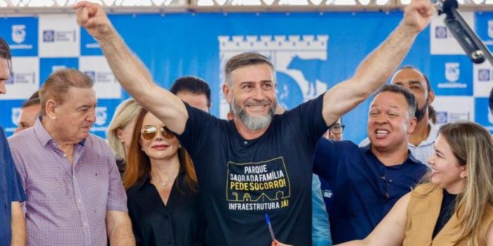 Paulo Schuh celebra assinatura de convênio de R$ 64 milhões para 100% de asfalto no Sagrada Família