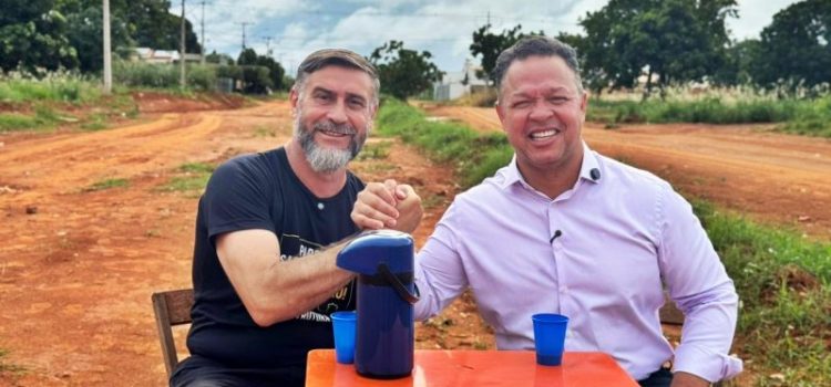 Paulo Schuh e prefeito Cláudio Ferreira anunciam 100% de asfalto para o bairro Sagrada Família; vídeo