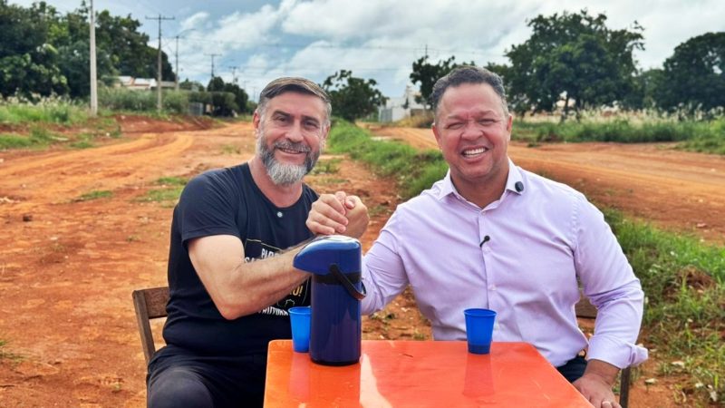 Paulo Schuh e prefeito Cláudio Ferreira anunciam 100% de asfalto para o bairro Sagrada Família; vídeo
