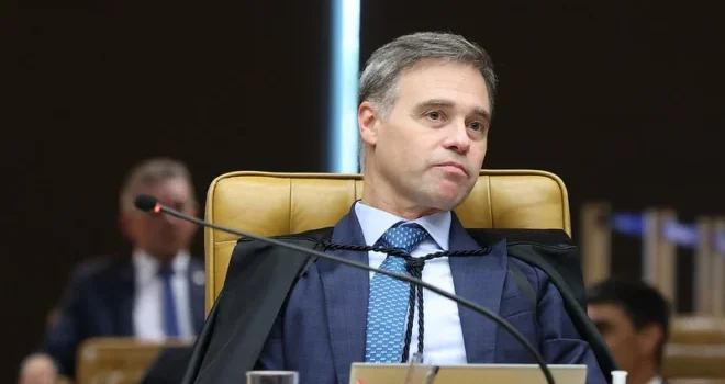 Perigo iminente: avião com André Mendonça tem decolagem abortada após falha mecânica