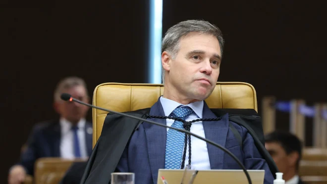 Perigo iminente: avião com André Mendonça tem decolagem abortada após falha mecânica