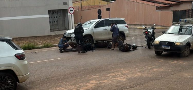 Perseguição a suspeitos termina com PMs feridos em grave acidente em Rondonópolis; imagens