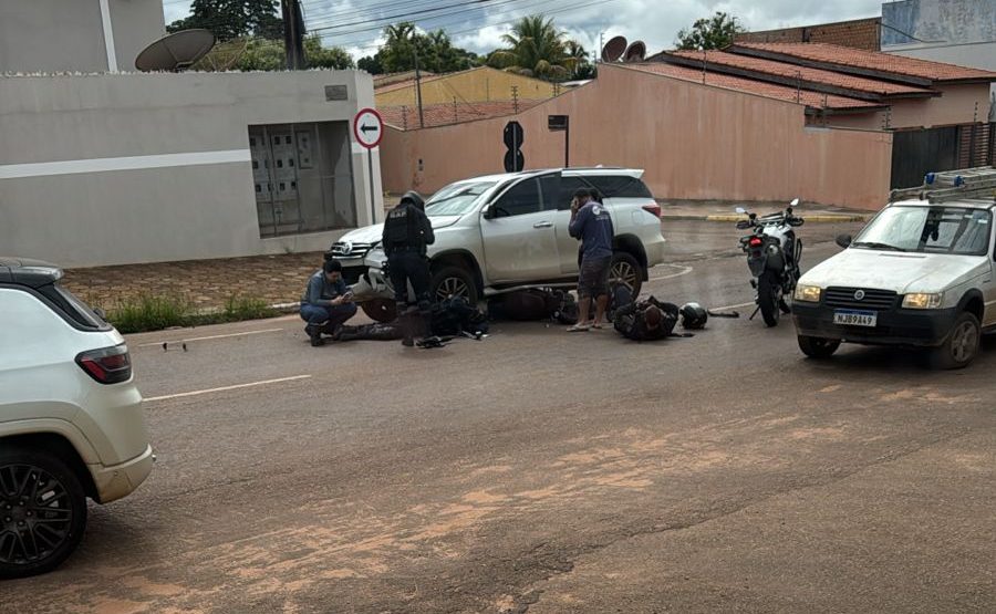 Perseguição a suspeitos termina com PMs feridos em grave acidente em Rondonópolis; imagens