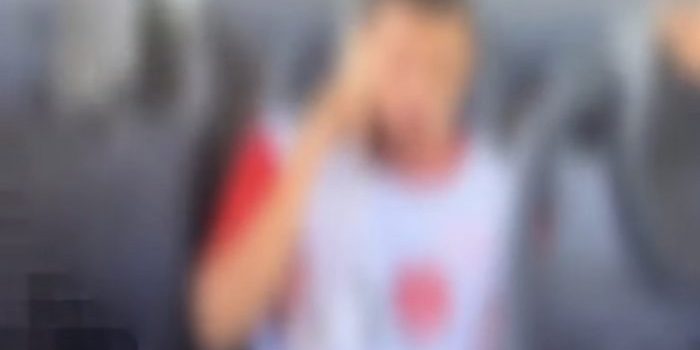 Revoltante: vídeo mostra adolescentes humilhando jovem com deficiência dentro de ônibus em MT