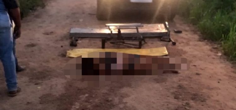 Vídeo forte mostra mulher ferida após marido atropelá-la e atacá-la com ‘macaco’ em MT; vítima morreu