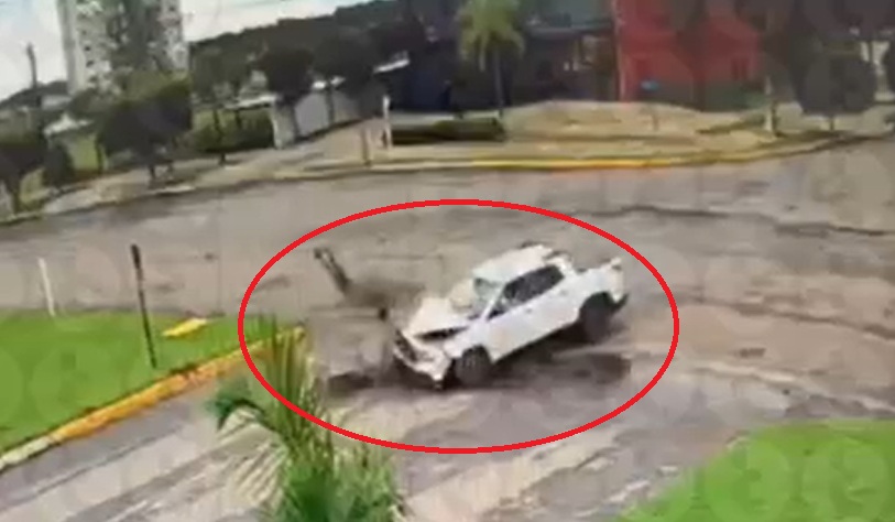 Vídeo mostra motociclista sendo arremessado em atropelamento brutal em MT; estado é gravíssimo