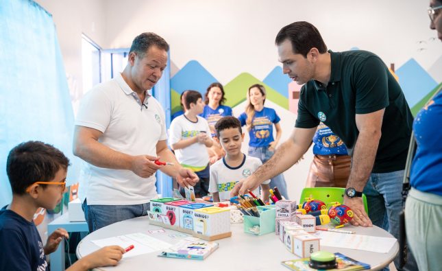 Gestão Cláudio garante novos materiais para alunos com necessidades específicas na rede municipal