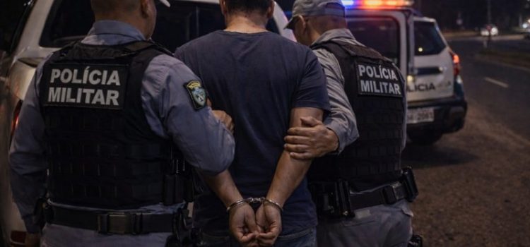 Após sessão de espancamento, mulher arranca chave da caminhonete e foge para se salvar em Rondonópolis