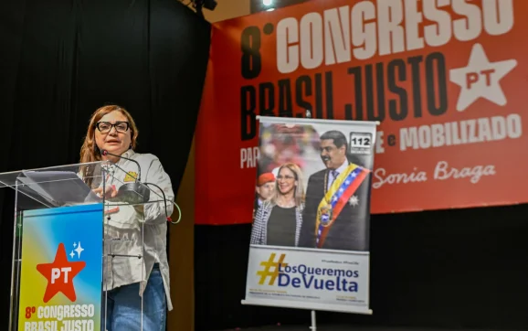 Congresso Nacional do PT teve cartaz pedindo volta de Maduro