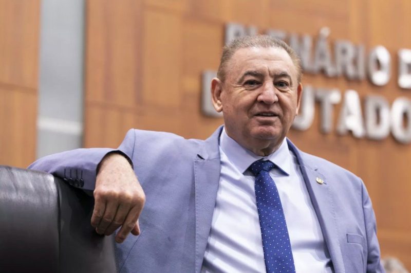 Deputado Nininho celebra sanção de lei que regulamenta desmembramento de municípios