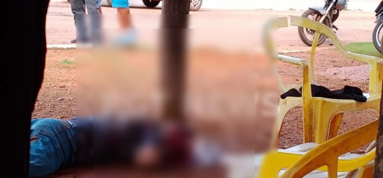 EXECUÇÃO SUMÁRIA | Homem chega de moto, manda vítima deitar e dispara várias vezes em MT; imagens fortes