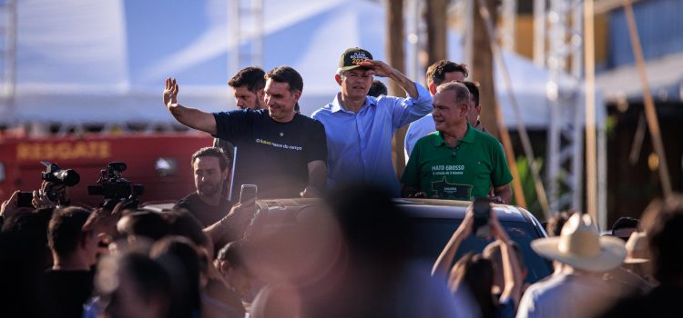 Flávio Bolsonaro reafirma apoio a Medeiros para o Senado durante a Norte Show