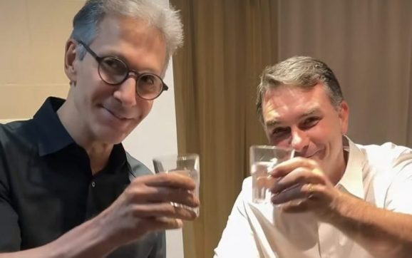 Flávio e Zema aparecem juntos e agitam as redes: ‘A dupla que eu quero’; vídeo