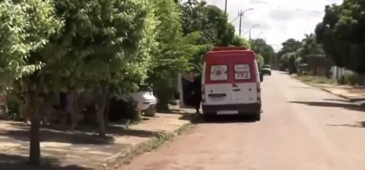 Homem é baleado várias vezes por motociclista em plena luz do dia em Rondonópolis