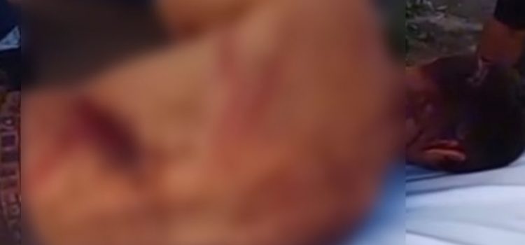 Homem é torturado com golpes de madeira e facão após briga envolvendo drogas em MT; imagens chocam