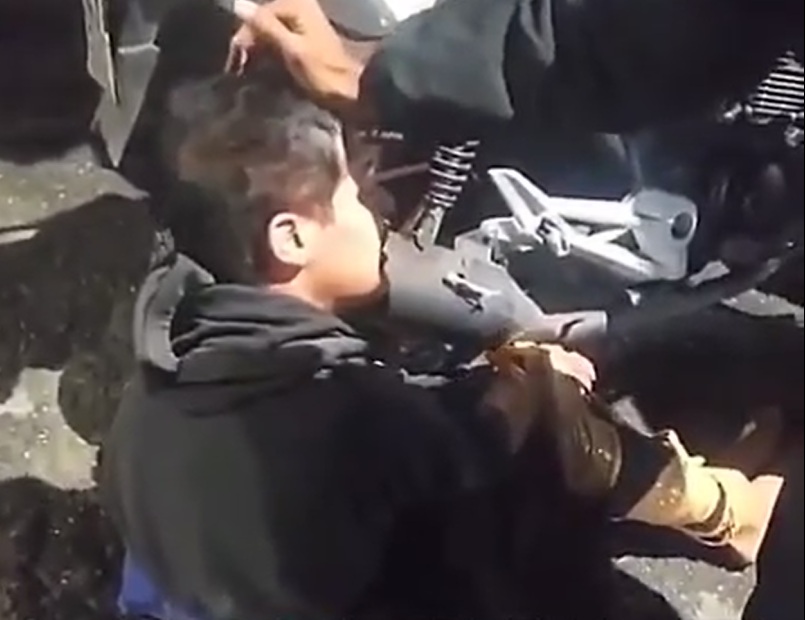 Jovem acaba castigado violentamente por facção após  fazer ‘randandan’ perto da ‘boca’ de fumo; assista