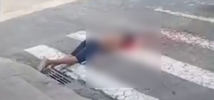 Jovem tem cabeça estourada a tiros por membros de facção em frente a Escola Municipal; vídeo