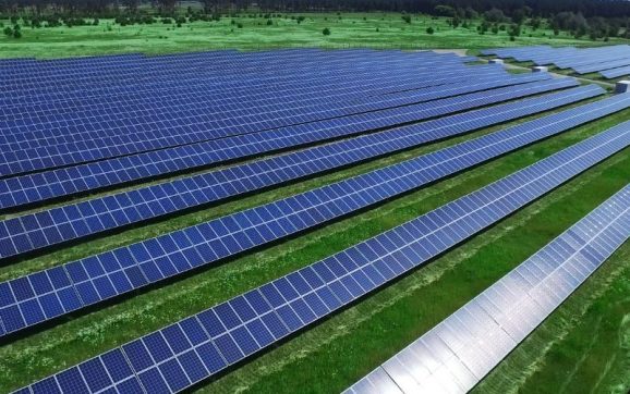 MT enfrenta excesso de energia solar e rede pode sofrer apagões, diz ONS