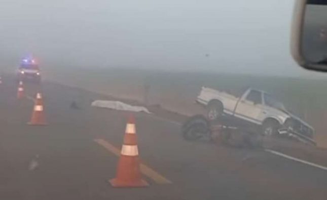 Motociclista morre após camionete invadir pista contrária e causar colisão brutal em MT; vídeo