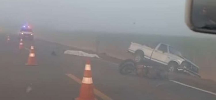 Motociclista morre após camionete invadir pista contrária e causar colisão brutal em MT; vídeo